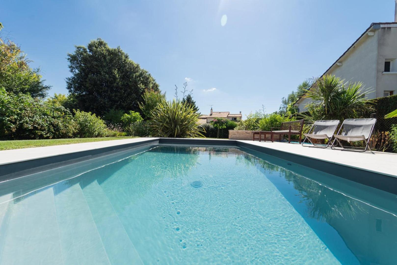 La Maison Chateau D'eau : Piscine Pour 6/8 Pers * Saint-Benoit (Vienne)