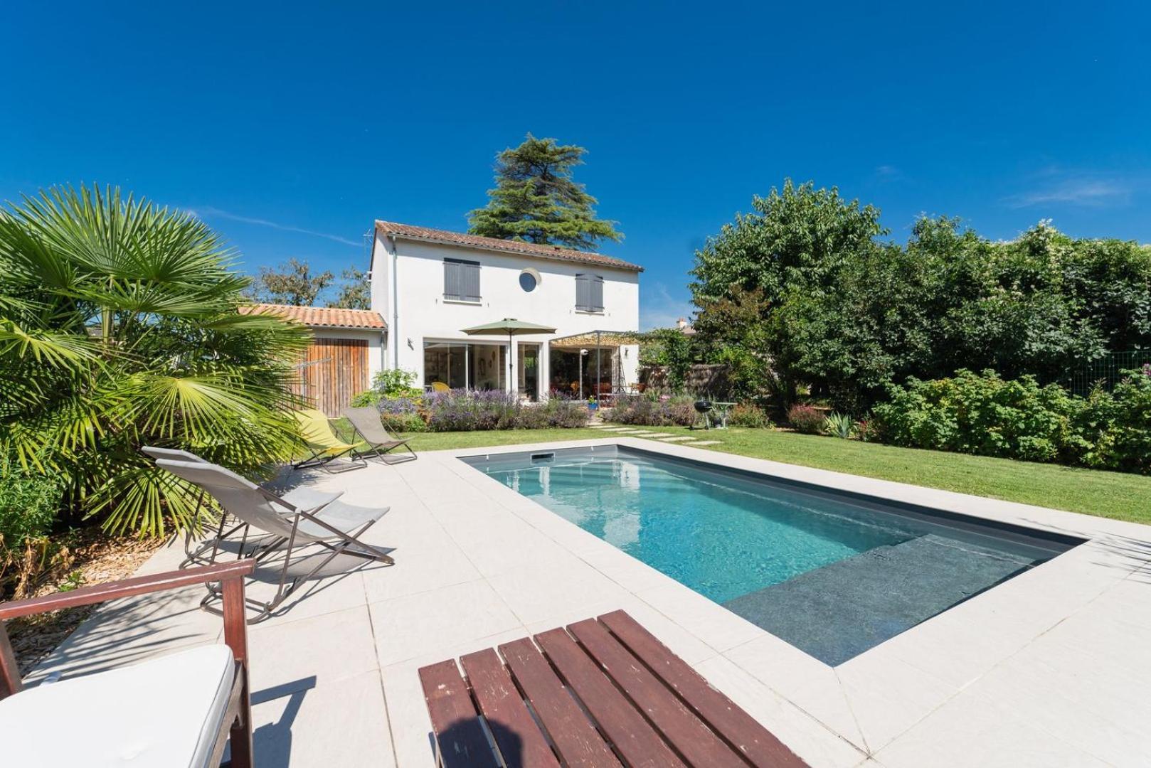 La Maison Chateau D'eau : Piscine Pour 6/8 Pers Holiday home